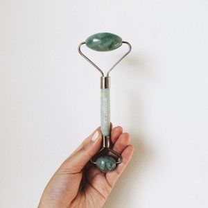 Mount Lai De-Puffing Jade Facial Roller